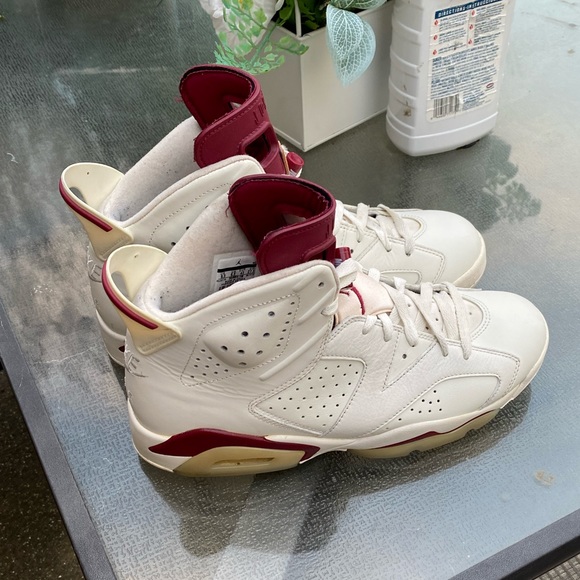 Maroon Jordan 6s best offer can take them today - Picture 5 of 5